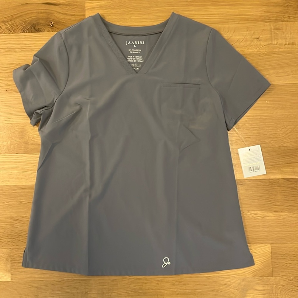 Jaanuu Scrub Top. Grey.